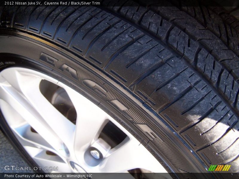 Cayenne Red / Black/Silver Trim 2012 Nissan Juke SV
