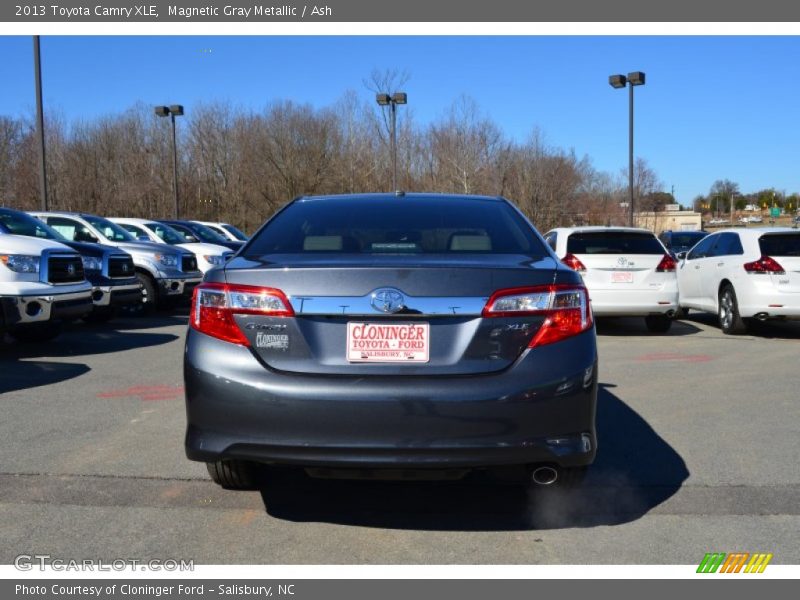 Magnetic Gray Metallic / Ash 2013 Toyota Camry XLE