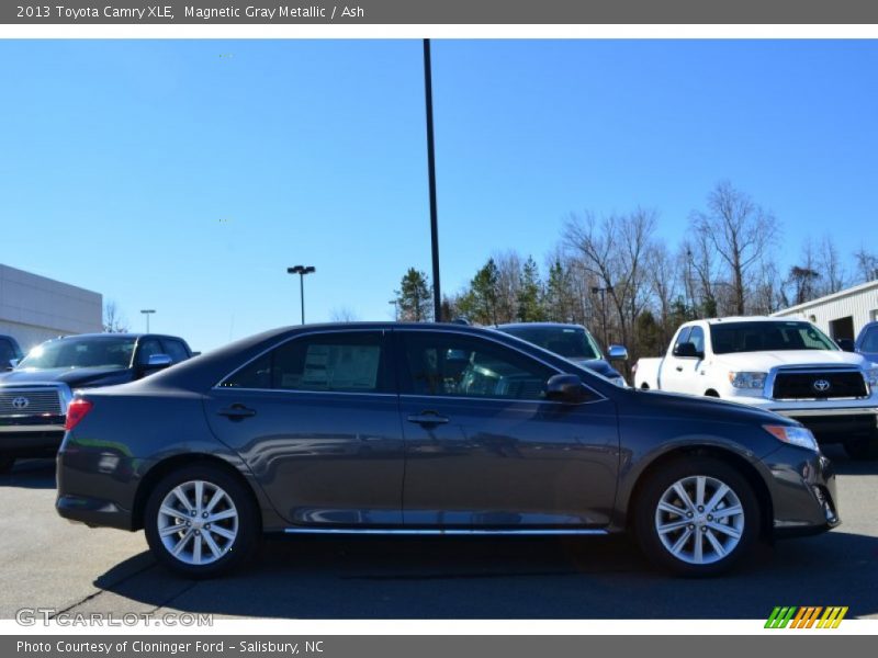 Magnetic Gray Metallic / Ash 2013 Toyota Camry XLE