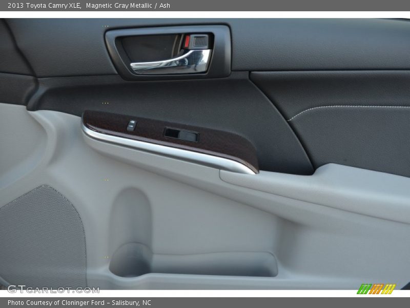 Magnetic Gray Metallic / Ash 2013 Toyota Camry XLE