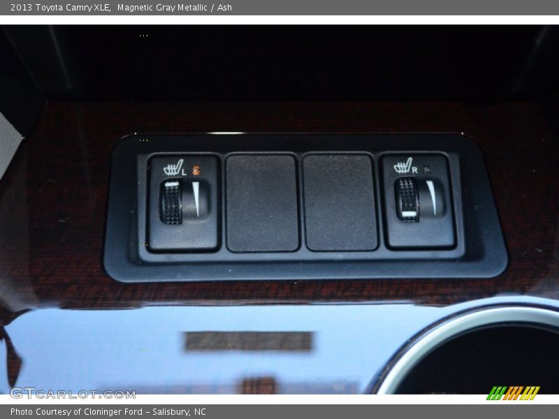 Magnetic Gray Metallic / Ash 2013 Toyota Camry XLE