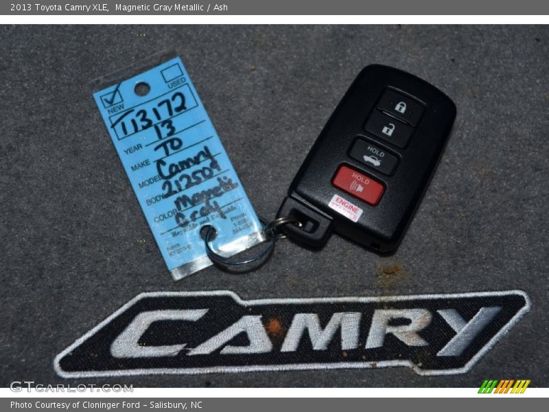 Magnetic Gray Metallic / Ash 2013 Toyota Camry XLE