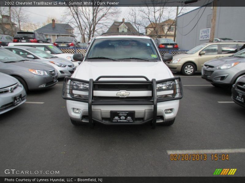 Summit White / Dark Pewter 2002 Chevrolet TrailBlazer LS 4x4