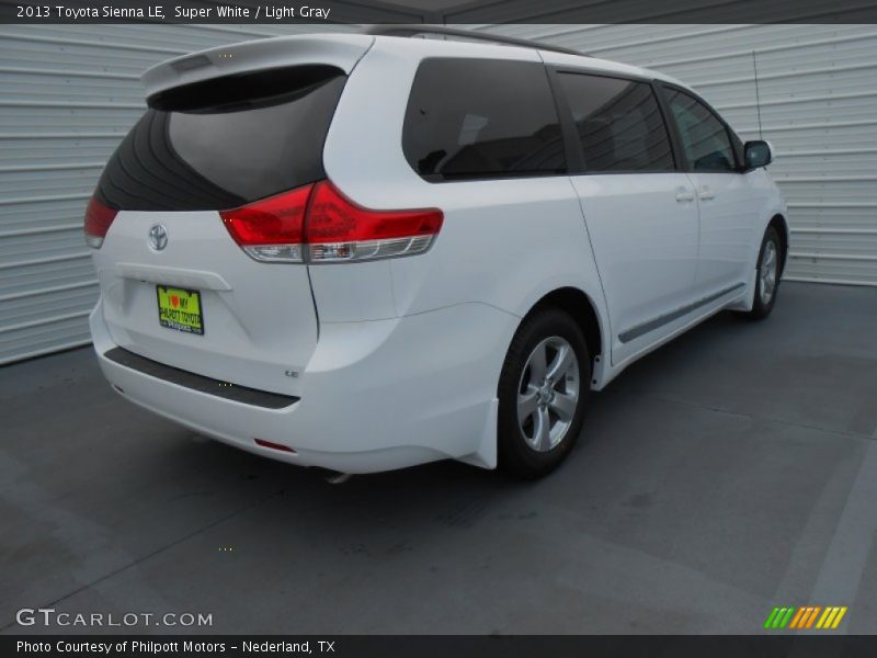 Super White / Light Gray 2013 Toyota Sienna LE