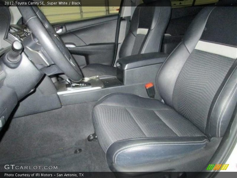 Super White / Black 2012 Toyota Camry SE