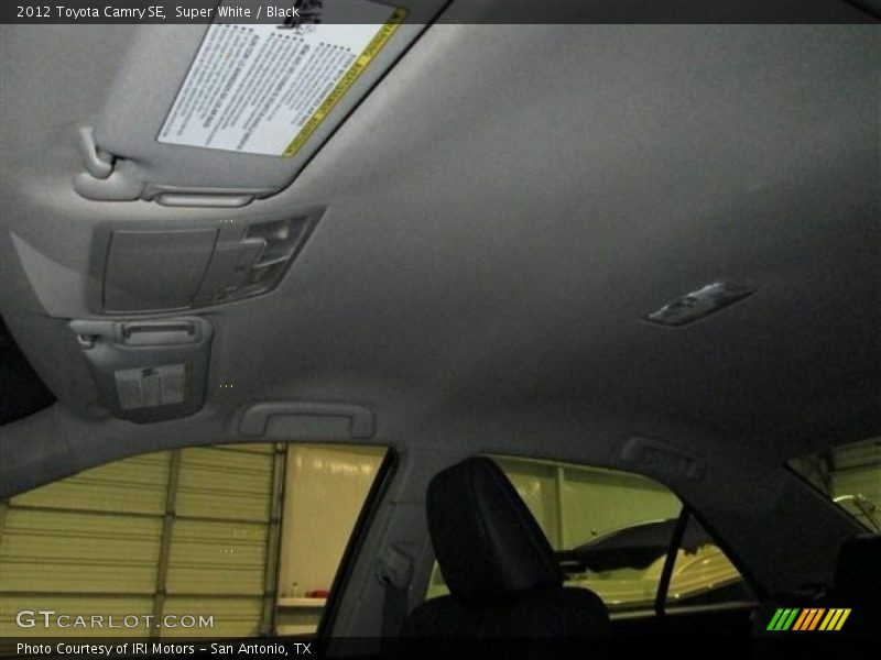 Super White / Black 2012 Toyota Camry SE