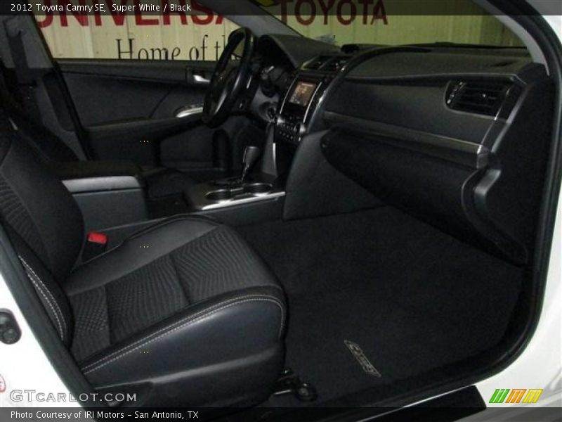 Super White / Black 2012 Toyota Camry SE