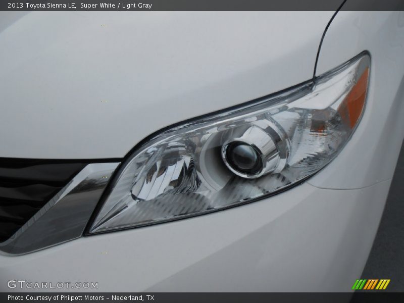 Super White / Light Gray 2013 Toyota Sienna LE