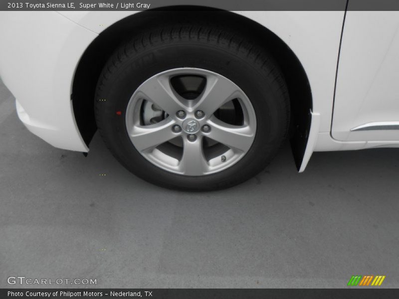 Super White / Light Gray 2013 Toyota Sienna LE