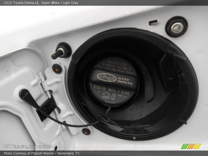Super White / Light Gray 2013 Toyota Sienna LE