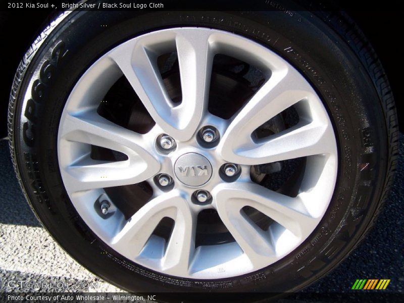 Bright Silver / Black Soul Logo Cloth 2012 Kia Soul +
