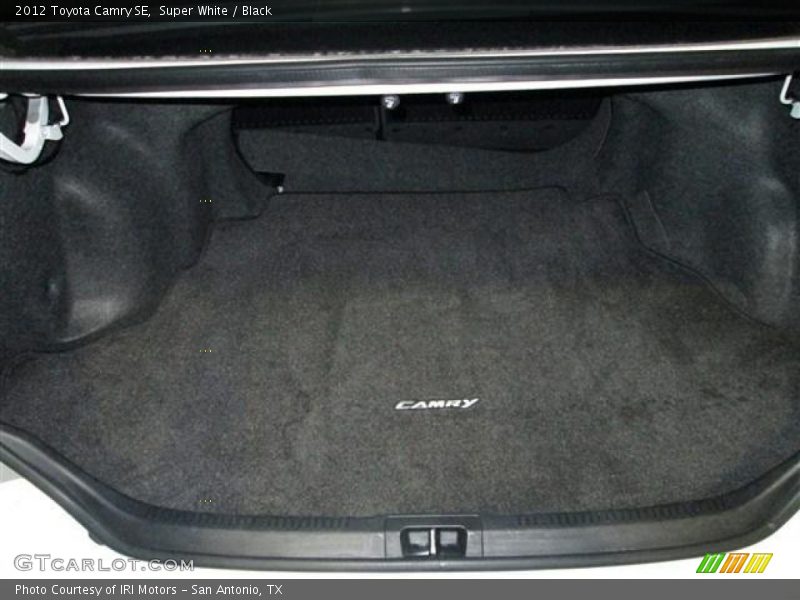 Super White / Black 2012 Toyota Camry SE