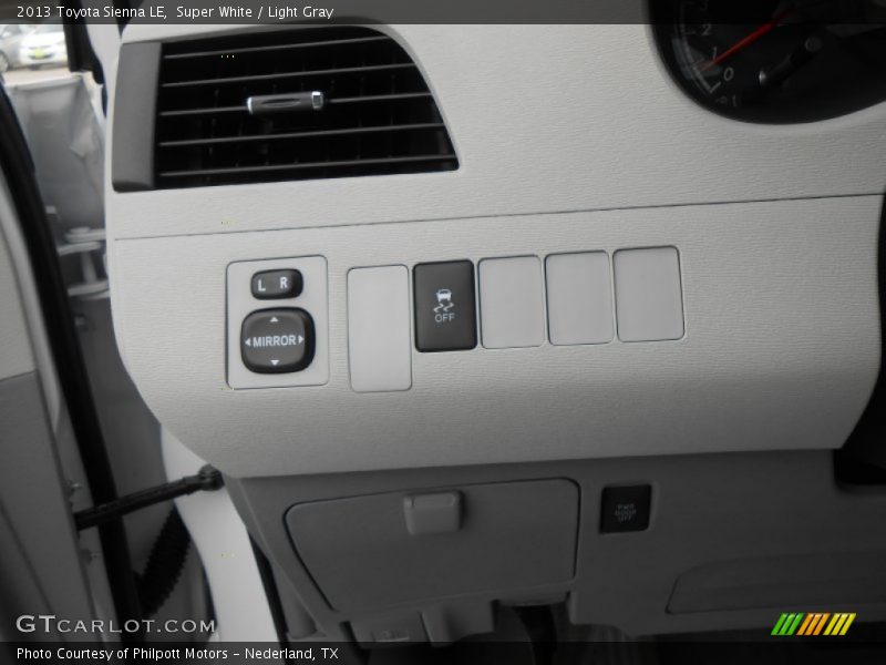 Super White / Light Gray 2013 Toyota Sienna LE