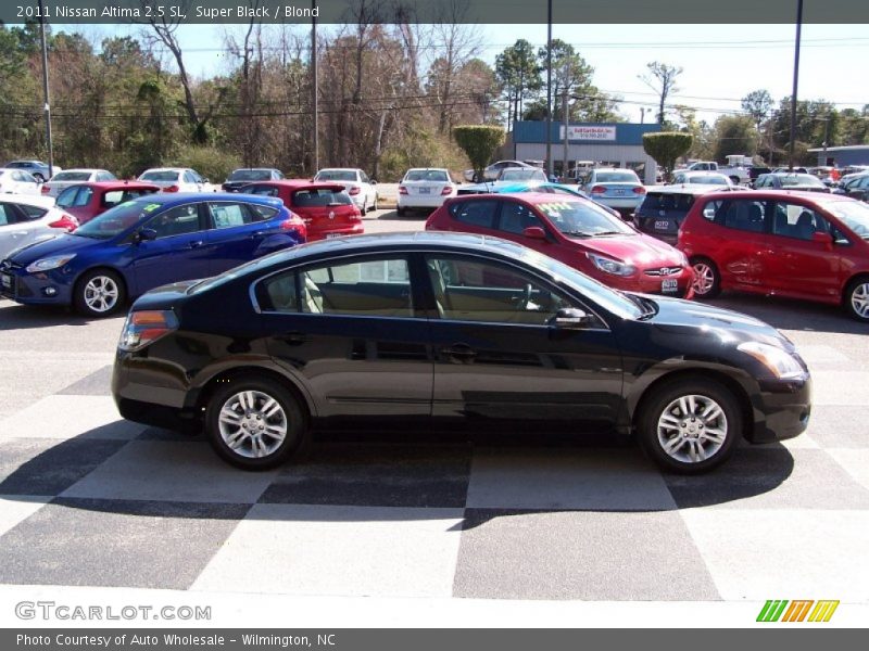 Super Black / Blond 2011 Nissan Altima 2.5 SL