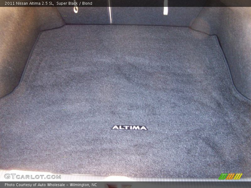 Super Black / Blond 2011 Nissan Altima 2.5 SL