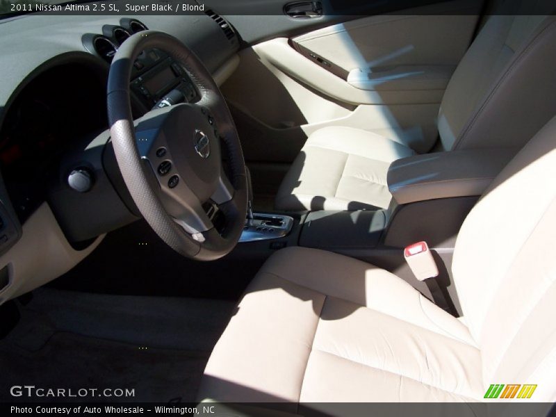 Super Black / Blond 2011 Nissan Altima 2.5 SL