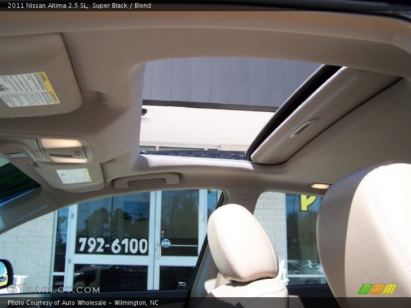 Super Black / Blond 2011 Nissan Altima 2.5 SL