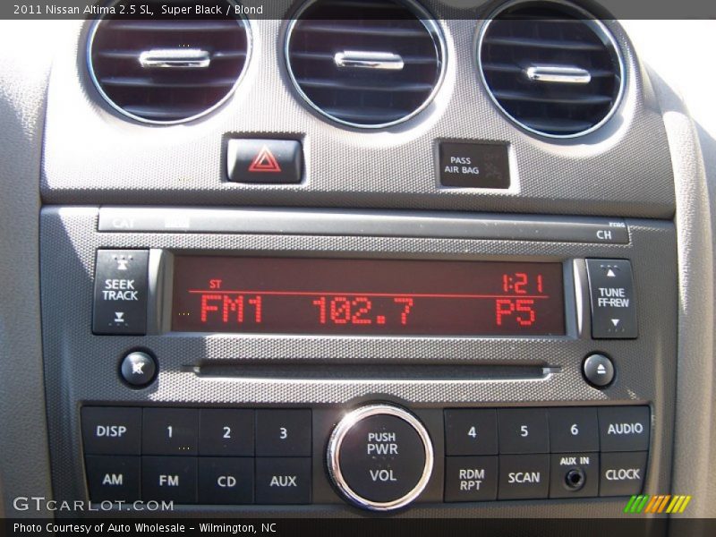 Super Black / Blond 2011 Nissan Altima 2.5 SL