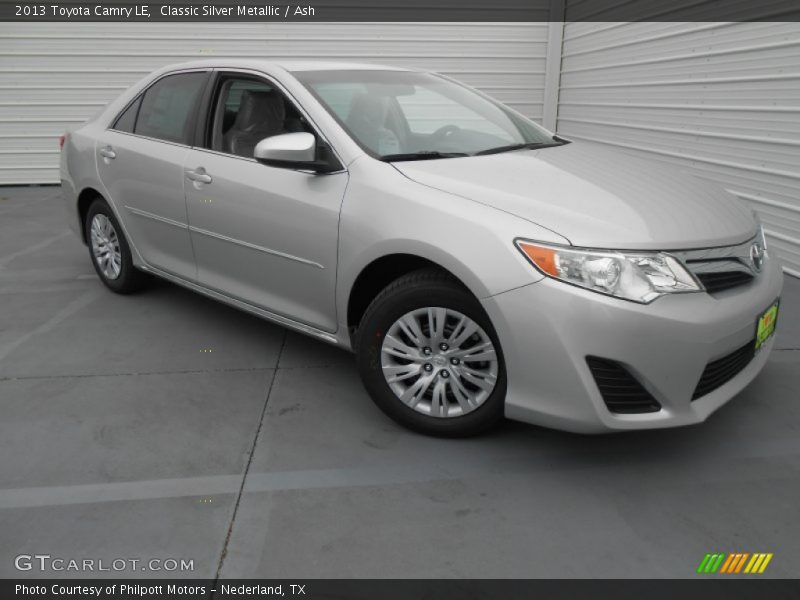 Front 3/4 View of 2013 Camry LE