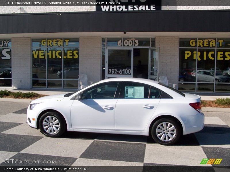 Summit White / Jet Black/Medium Titanium 2011 Chevrolet Cruze LS