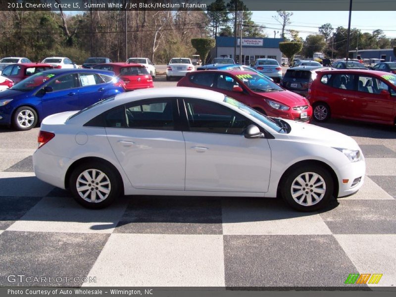 Summit White / Jet Black/Medium Titanium 2011 Chevrolet Cruze LS