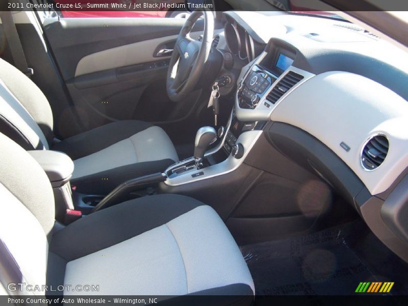 Summit White / Jet Black/Medium Titanium 2011 Chevrolet Cruze LS