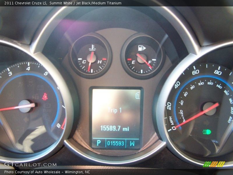 Summit White / Jet Black/Medium Titanium 2011 Chevrolet Cruze LS