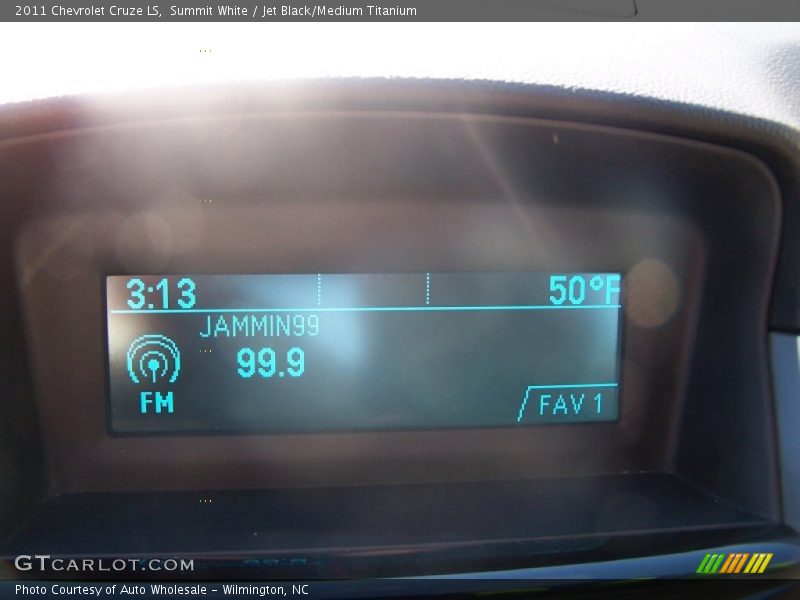 Summit White / Jet Black/Medium Titanium 2011 Chevrolet Cruze LS