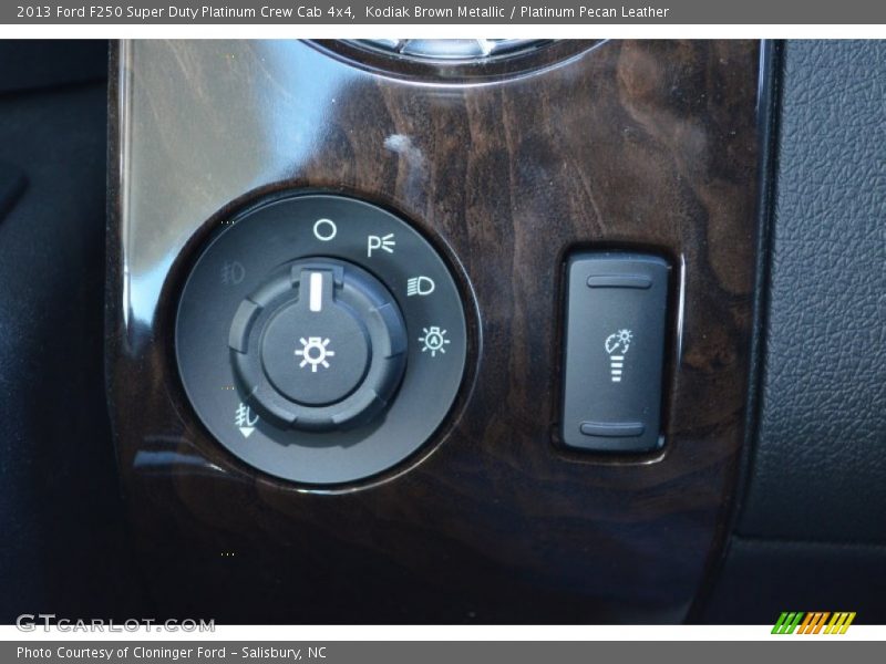 Controls of 2013 F250 Super Duty Platinum Crew Cab 4x4