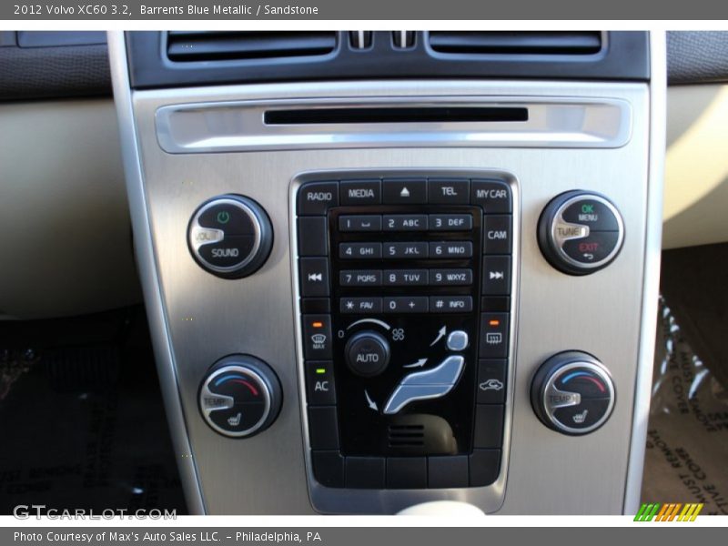 Barrents Blue Metallic / Sandstone 2012 Volvo XC60 3.2