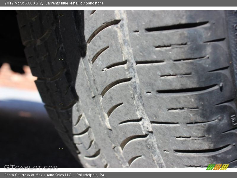Barrents Blue Metallic / Sandstone 2012 Volvo XC60 3.2