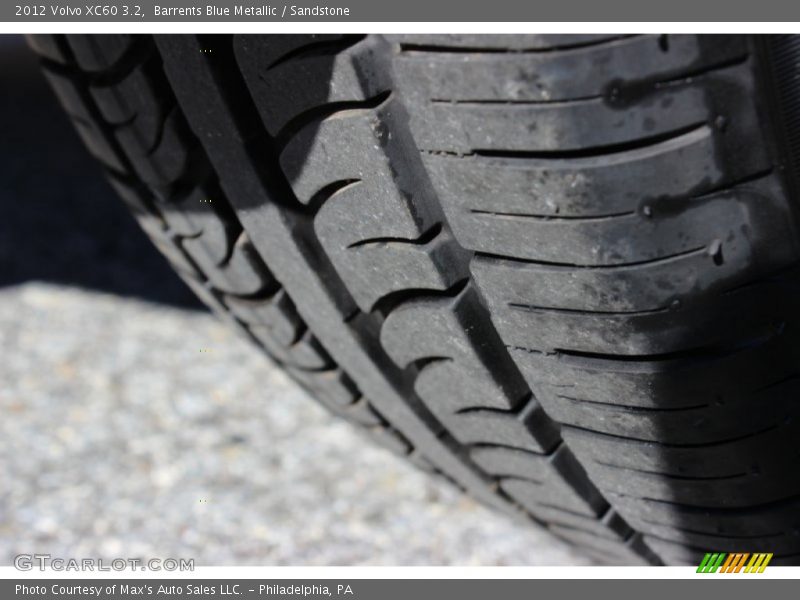 Barrents Blue Metallic / Sandstone 2012 Volvo XC60 3.2