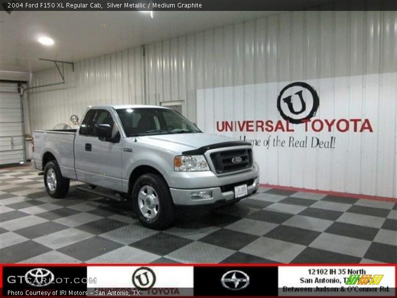 Silver Metallic / Medium Graphite 2004 Ford F150 XL Regular Cab