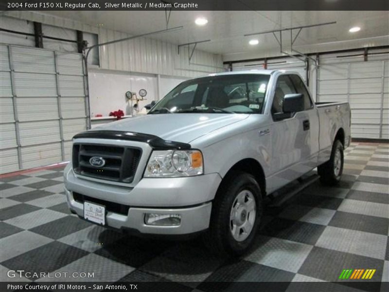 Silver Metallic / Medium Graphite 2004 Ford F150 XL Regular Cab