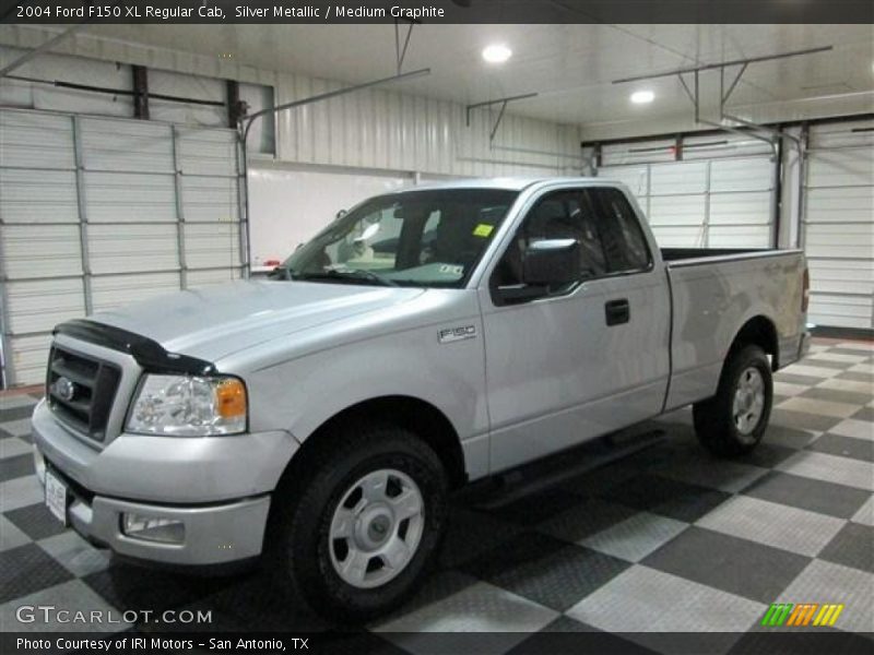 Silver Metallic / Medium Graphite 2004 Ford F150 XL Regular Cab