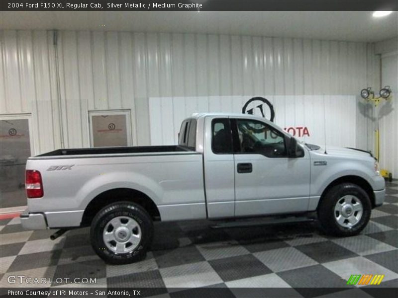 Silver Metallic / Medium Graphite 2004 Ford F150 XL Regular Cab