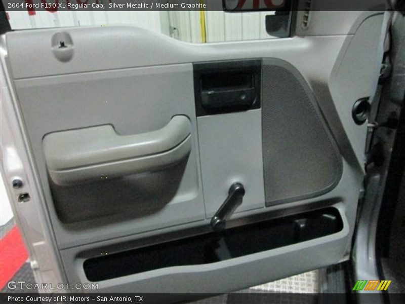 Silver Metallic / Medium Graphite 2004 Ford F150 XL Regular Cab