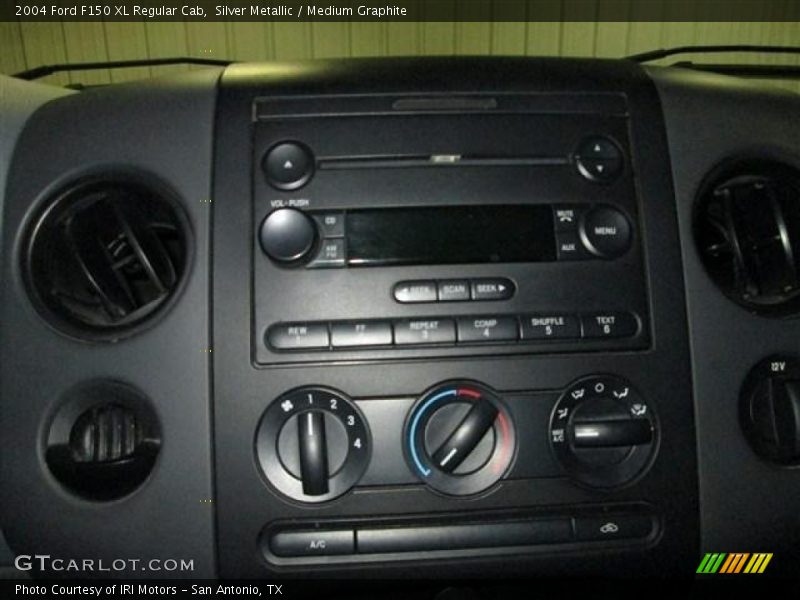 Silver Metallic / Medium Graphite 2004 Ford F150 XL Regular Cab