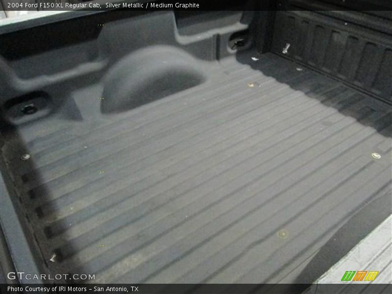 Silver Metallic / Medium Graphite 2004 Ford F150 XL Regular Cab