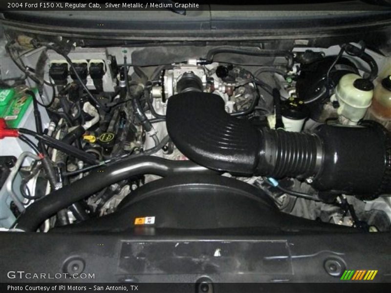 Silver Metallic / Medium Graphite 2004 Ford F150 XL Regular Cab