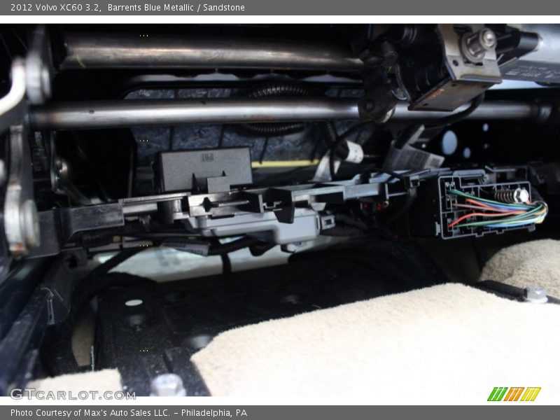 Barrents Blue Metallic / Sandstone 2012 Volvo XC60 3.2