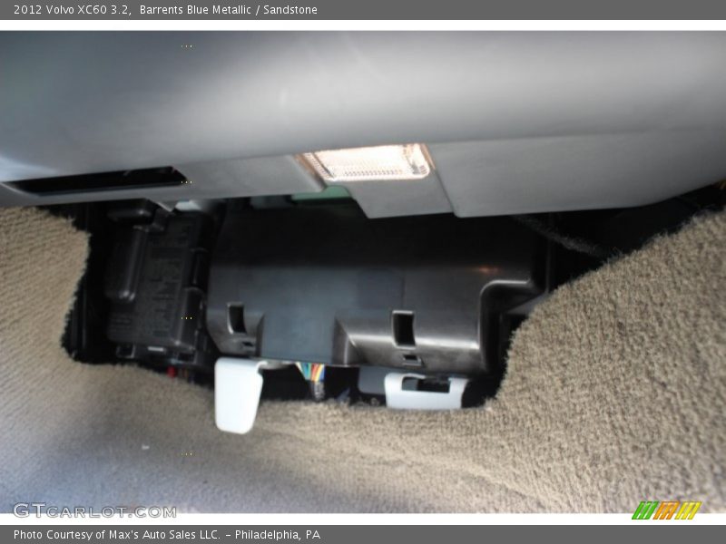 Barrents Blue Metallic / Sandstone 2012 Volvo XC60 3.2