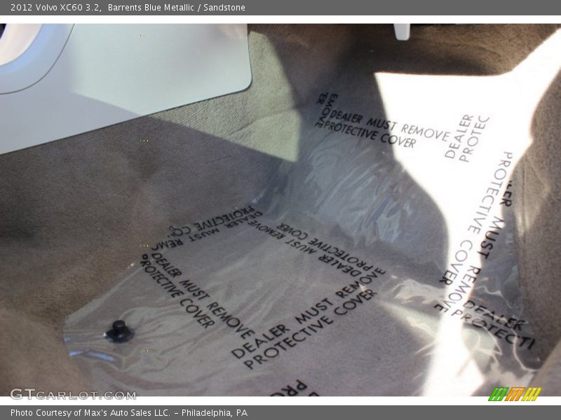 Barrents Blue Metallic / Sandstone 2012 Volvo XC60 3.2