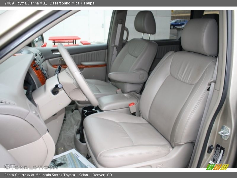 Front Seat of 2009 Sienna XLE
