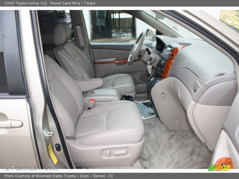 Front Seat of 2009 Sienna XLE