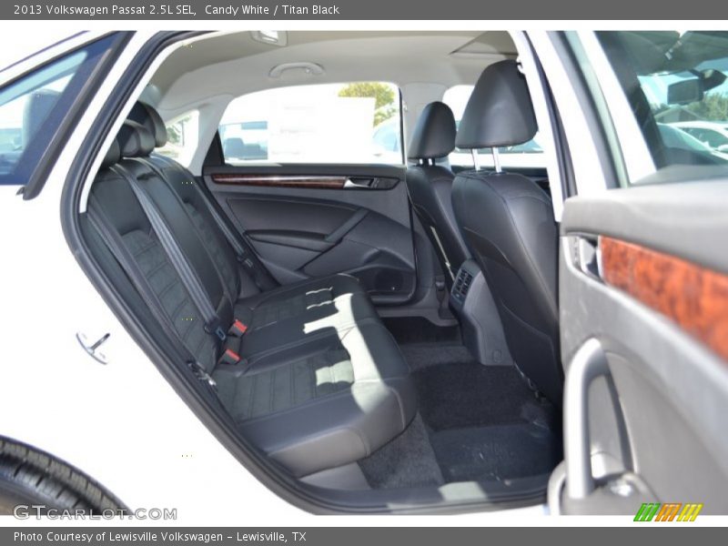 Candy White / Titan Black 2013 Volkswagen Passat 2.5L SEL