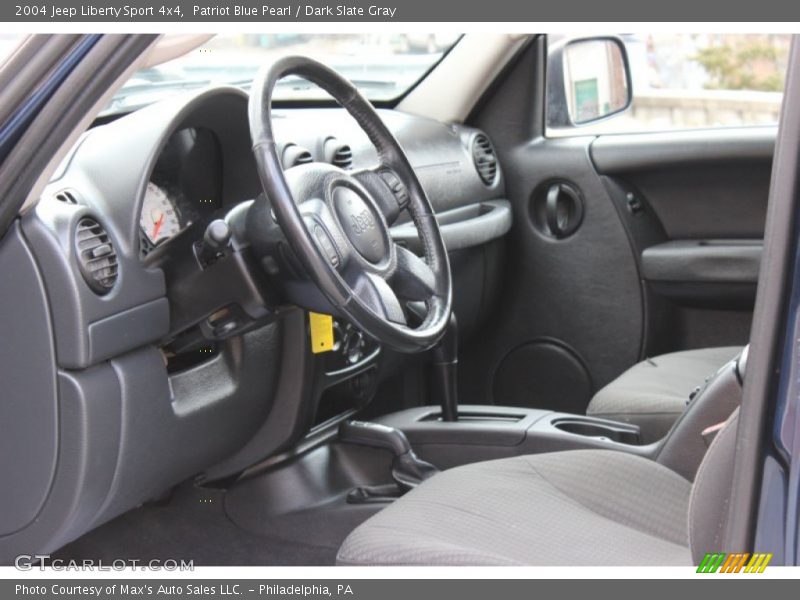 Patriot Blue Pearl / Dark Slate Gray 2004 Jeep Liberty Sport 4x4