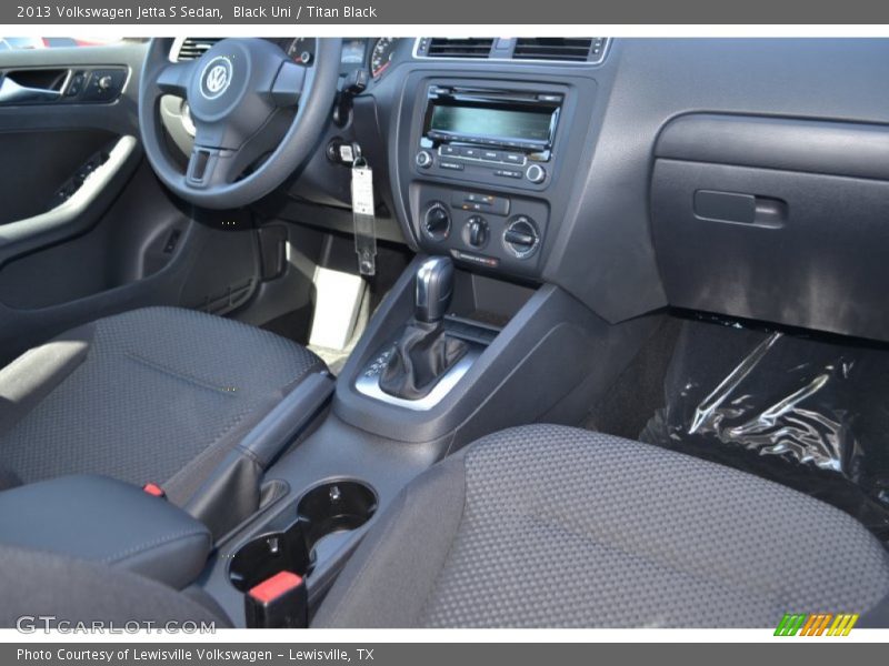 Black Uni / Titan Black 2013 Volkswagen Jetta S Sedan