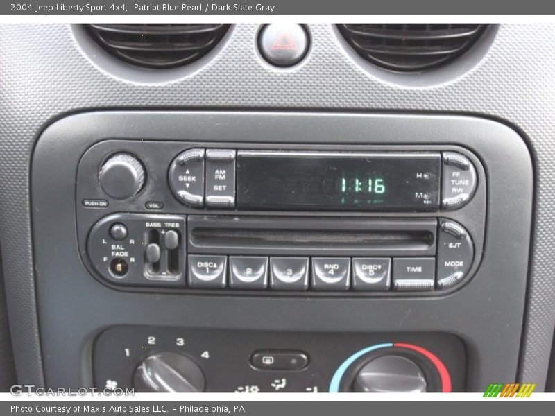 Patriot Blue Pearl / Dark Slate Gray 2004 Jeep Liberty Sport 4x4