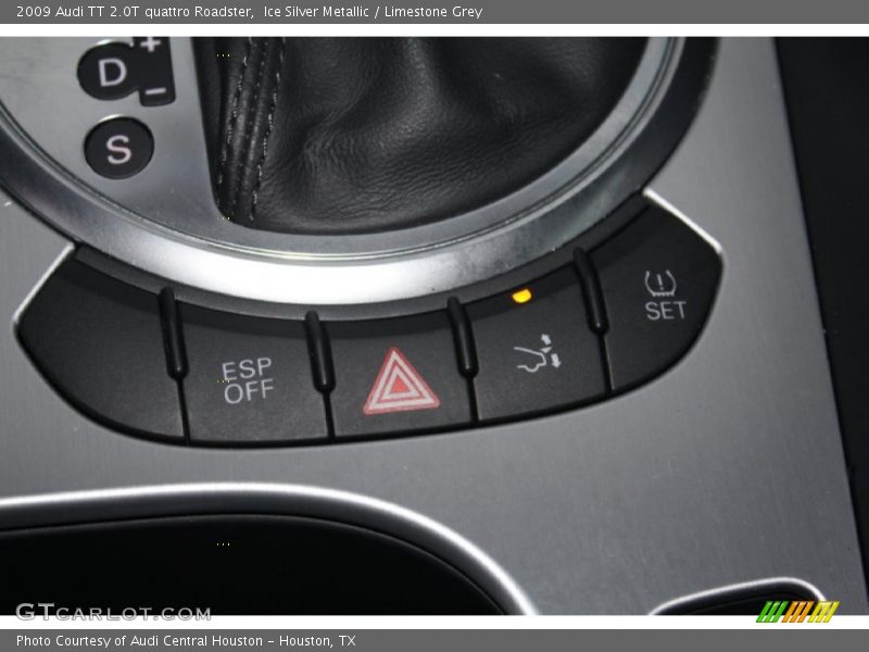 Controls of 2009 TT 2.0T quattro Roadster